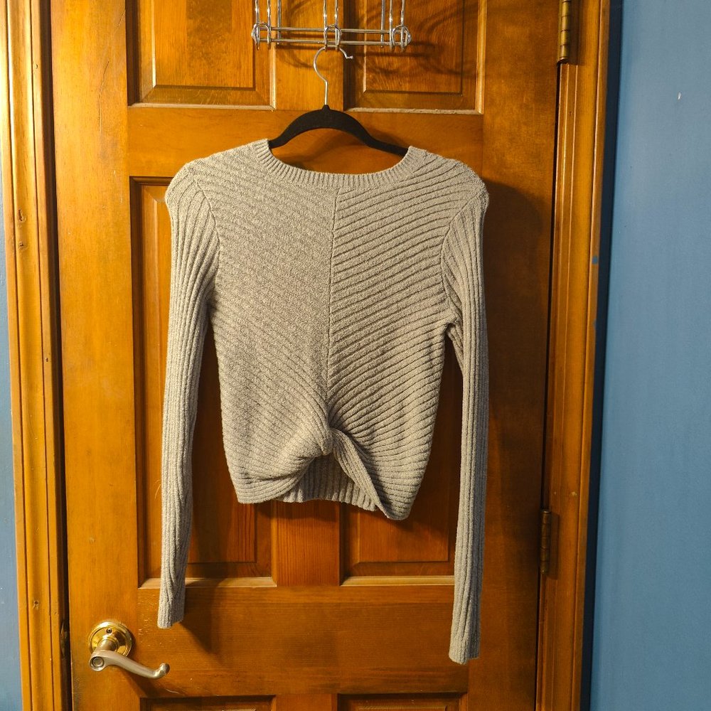 Cropped grey sweater